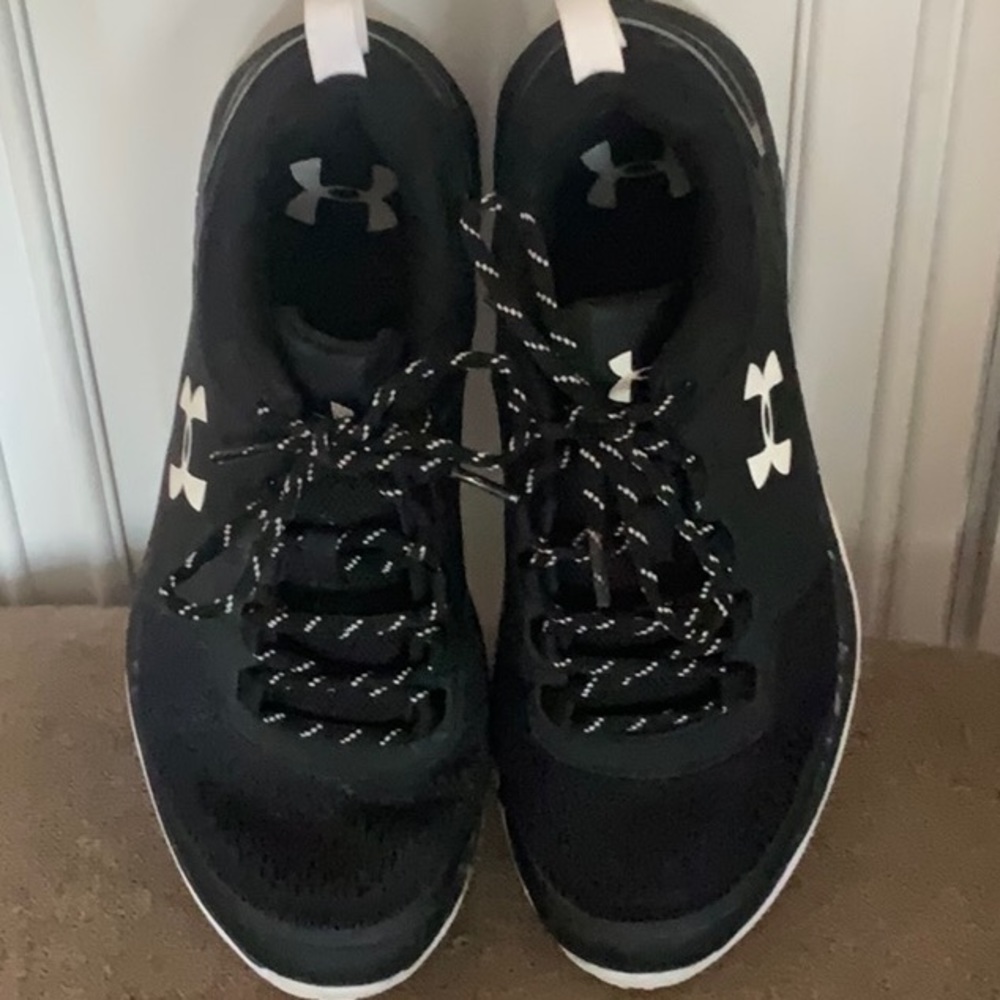 Men’s Under Armour shoes size 8.5
